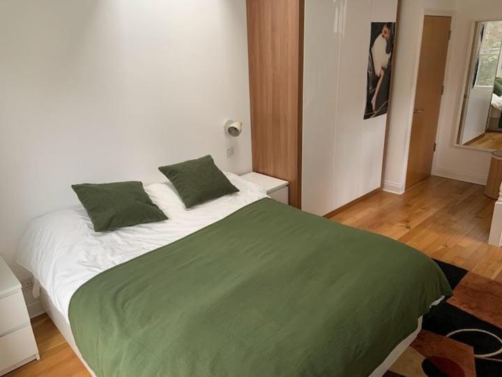 Lovely Spacious 1-Bedroom Flat In Tufnell Park Close To Central לונדון מראה חיצוני תמונה