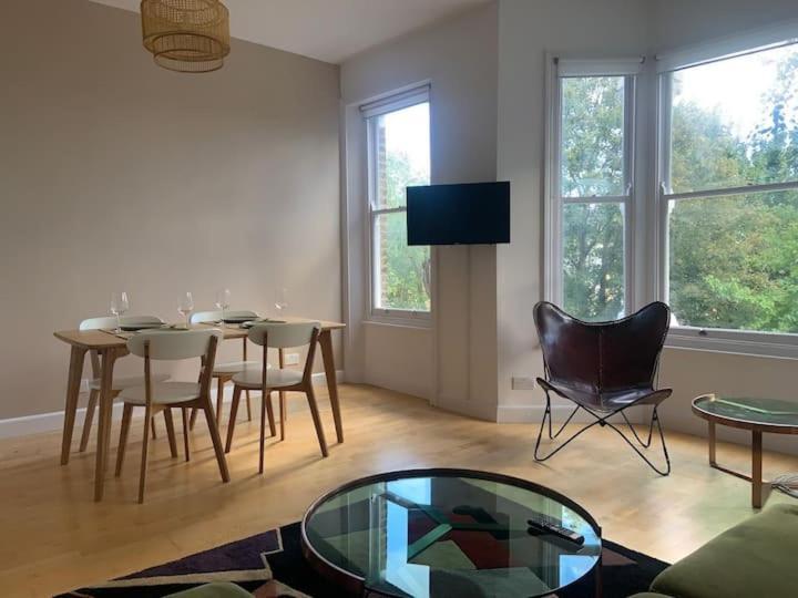 Lovely Spacious 1-Bedroom Flat In Tufnell Park Close To Central לונדון מראה חיצוני תמונה