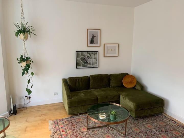 Lovely Spacious 1-Bedroom Flat In Tufnell Park Close To Central לונדון מראה חיצוני תמונה